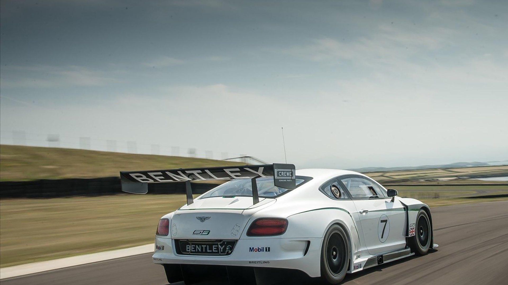 《2025年电竞市场持续爆发,产业规模突破80亿美元》,未来20年电竞发展趋势