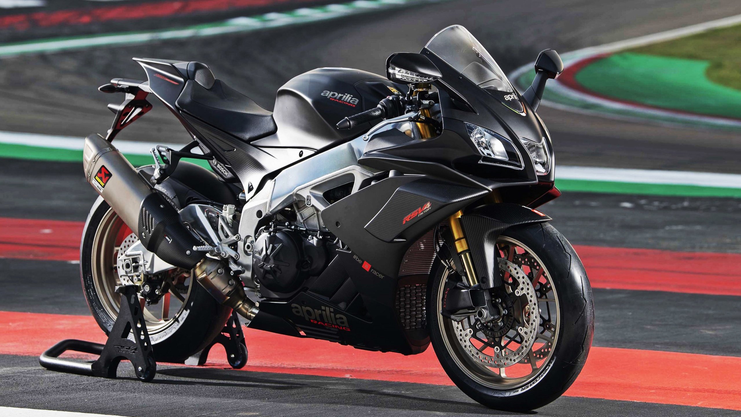 奥预赛中国队战平 球迷鼓励球队继续努力,奥预赛男足直播赛程